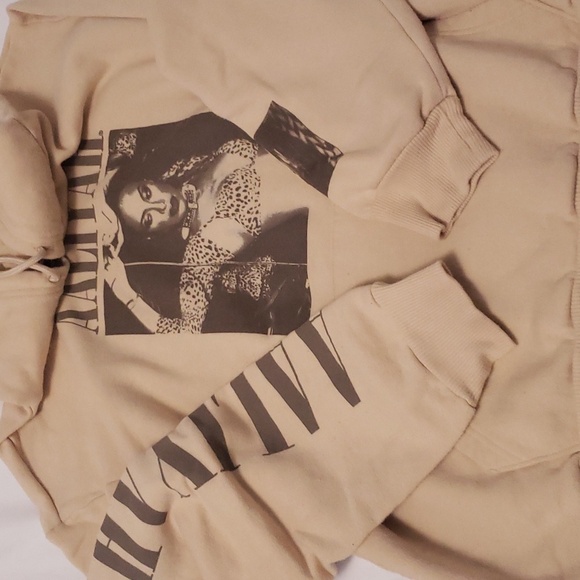 Aaliyah hoodie (x2) - Picture 2 of 7